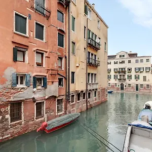 Appartement Cannaregio Canal View - Marco Polo By Wonderful Italy, Venise